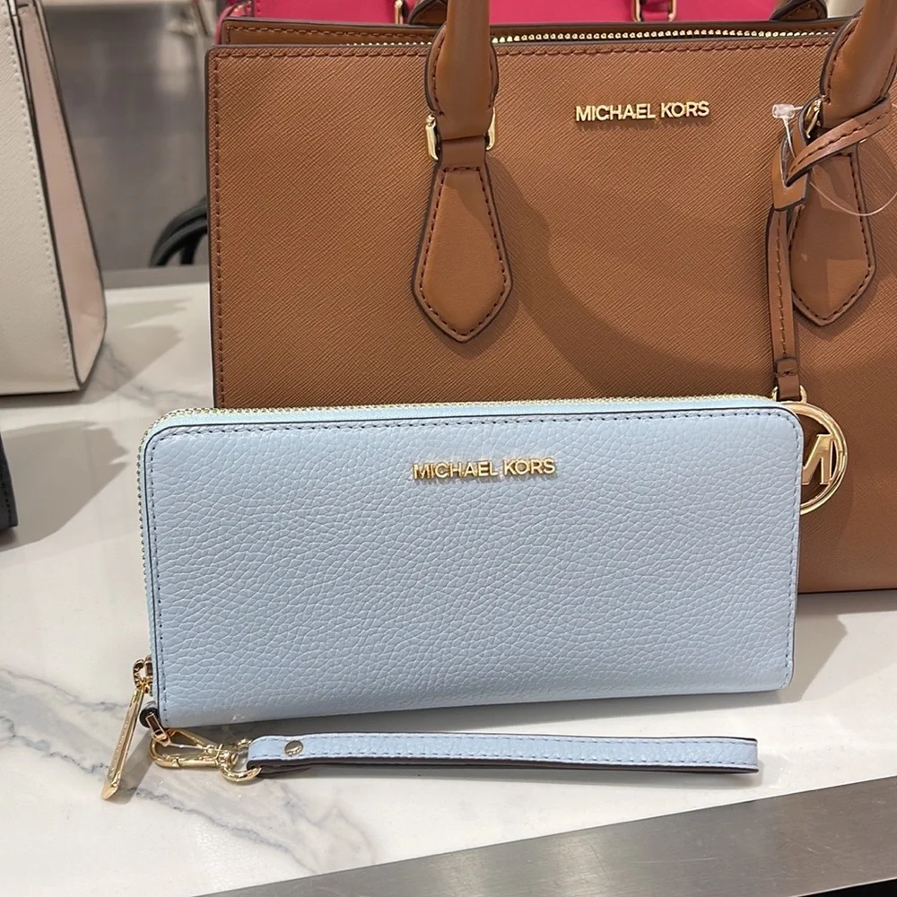 MICHAEL KORS LARGE TRAVEL CONTINENTAL WRISTLET WALLET PHONEHOLDER Vista Blue